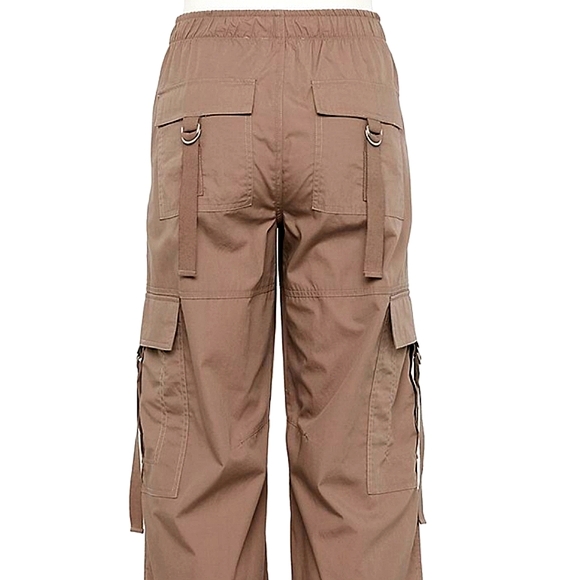 NWT Lightweight XL Cargo Pants with 6 Pockets & Buckle Strap Closures - Picture 12 of 13